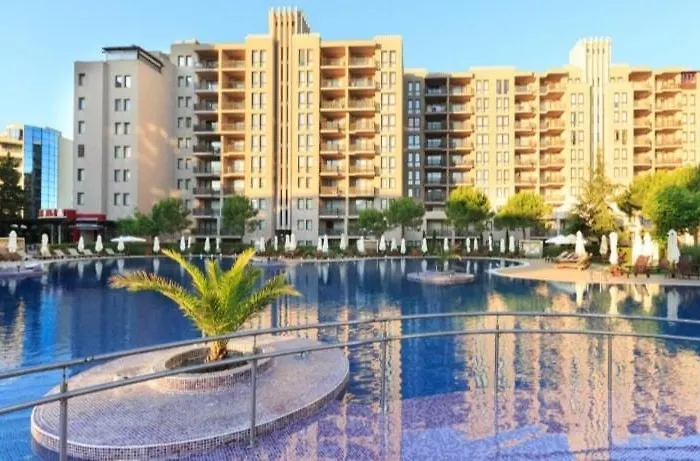 Royal Sea G Apartment