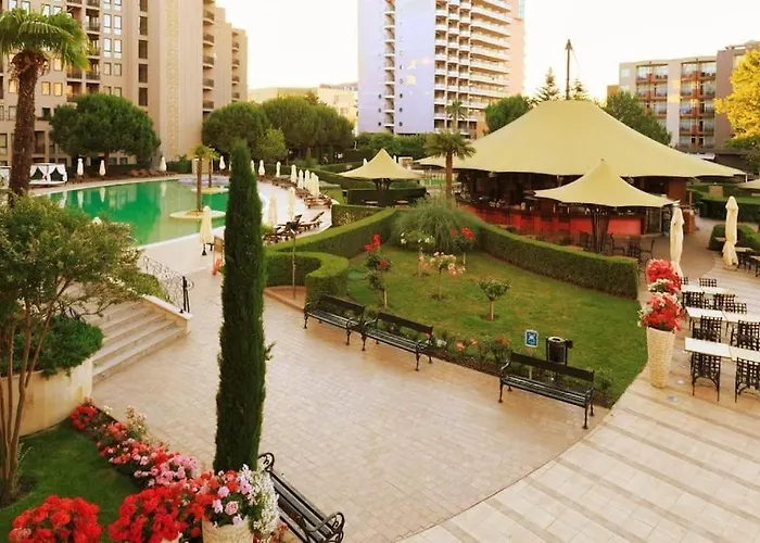 Royal Sea G Апартамент *