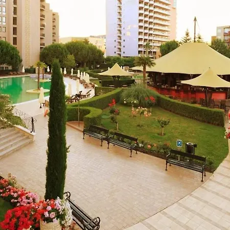 Royal Sea G Apartment *